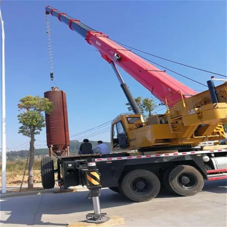 山东专业吊车租赁多少钱