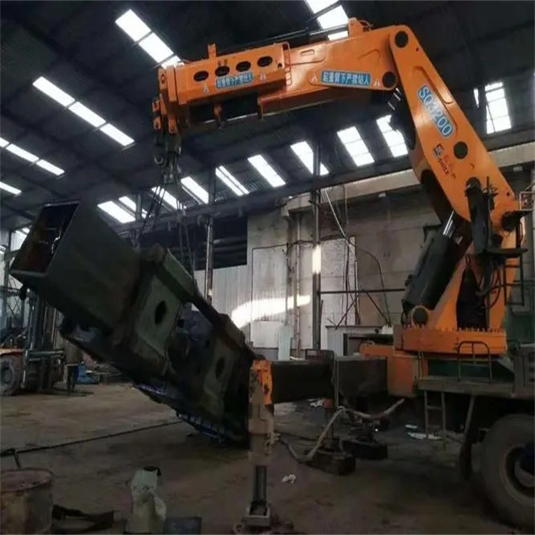 山东130吨折臂吊车出租吊机租赁附近电话